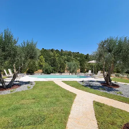 Tower House In Puglia With Pool 度假居 *